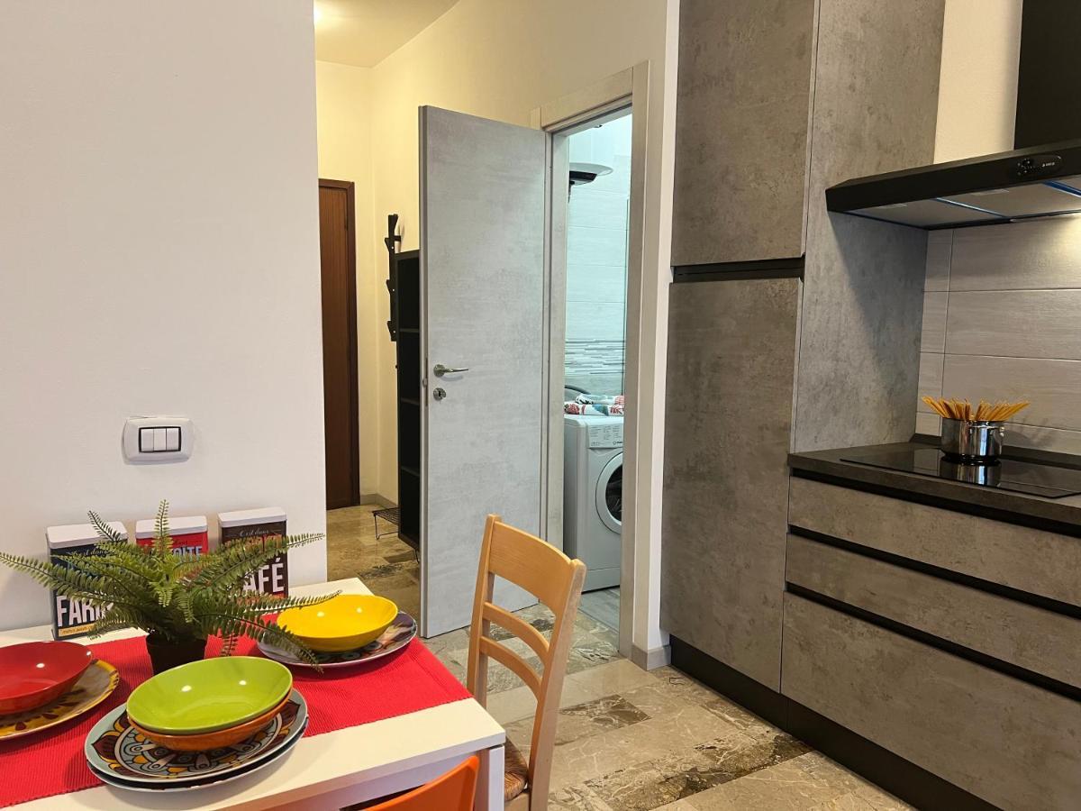 Bnbook Monolocale Beatrice Rho Fiera Bagian luar foto